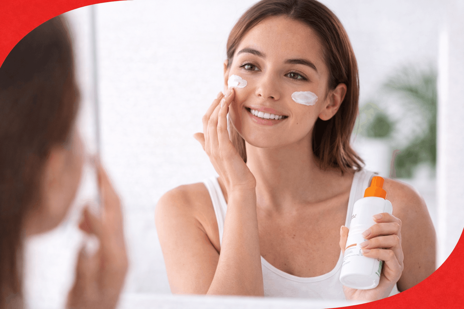 Aplicando protector solar con cuidado